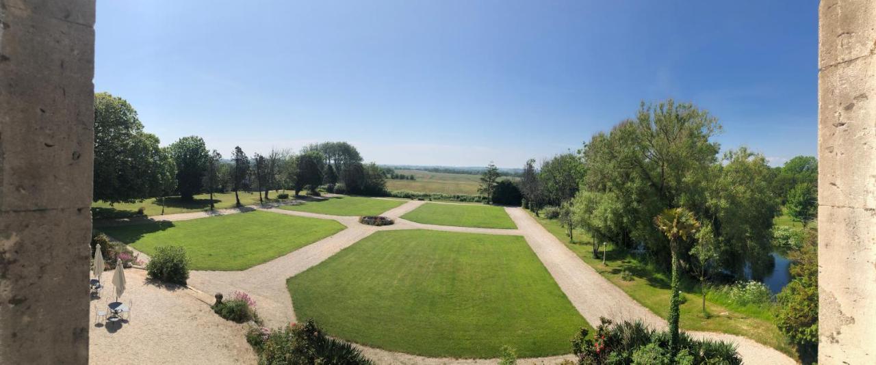Hotel Du Chateau De Quinéville エクステリア 写真