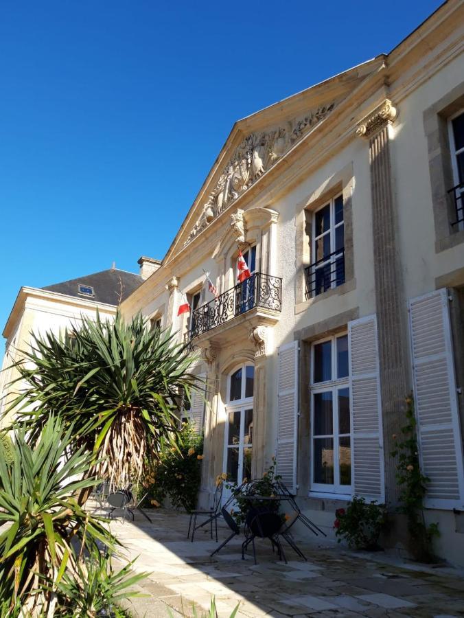 Hotel Du Chateau De Quinéville エクステリア 写真