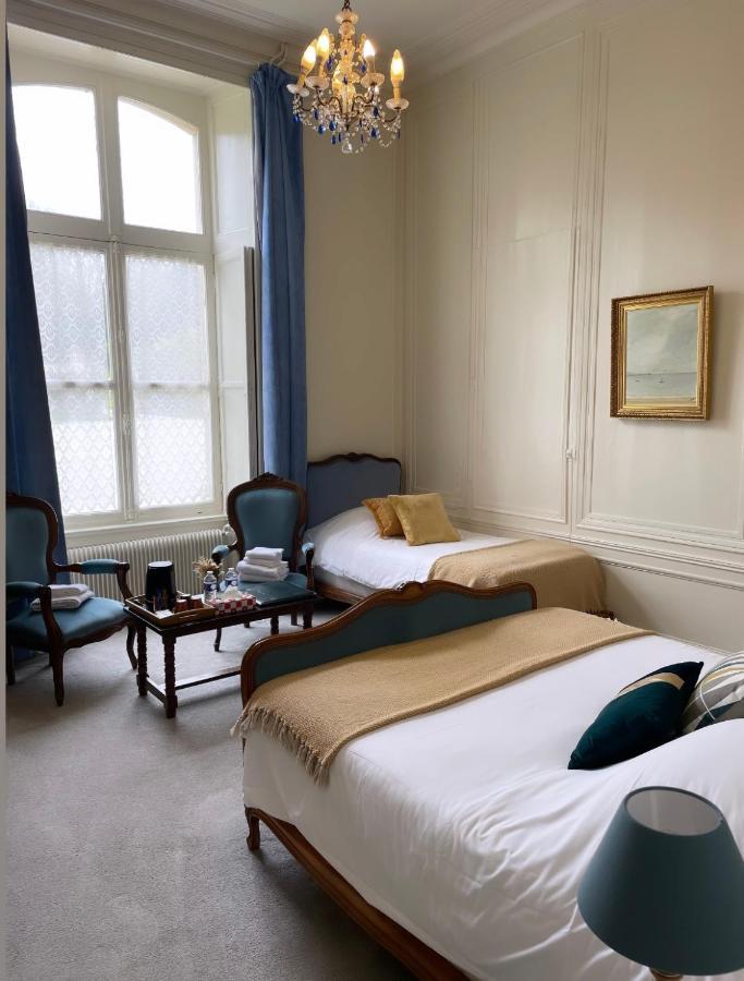 Hotel Du Chateau De Quinéville エクステリア 写真