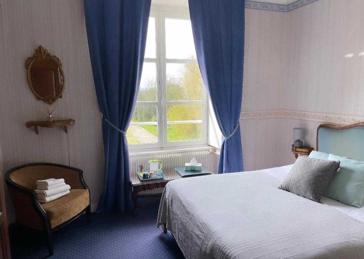 Hotel Du Chateau De Quinéville エクステリア 写真