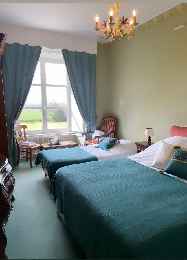 Hotel Du Chateau De Quinéville エクステリア 写真