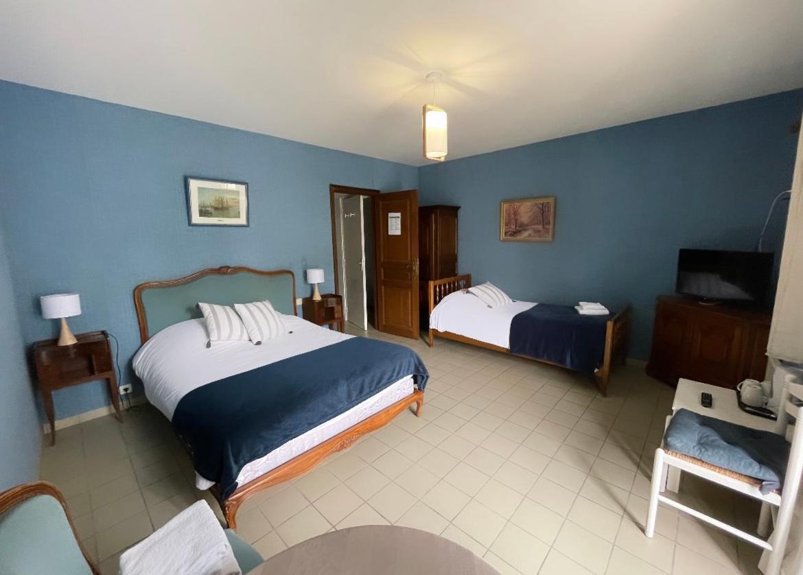 Hotel Du Chateau De Quinéville エクステリア 写真