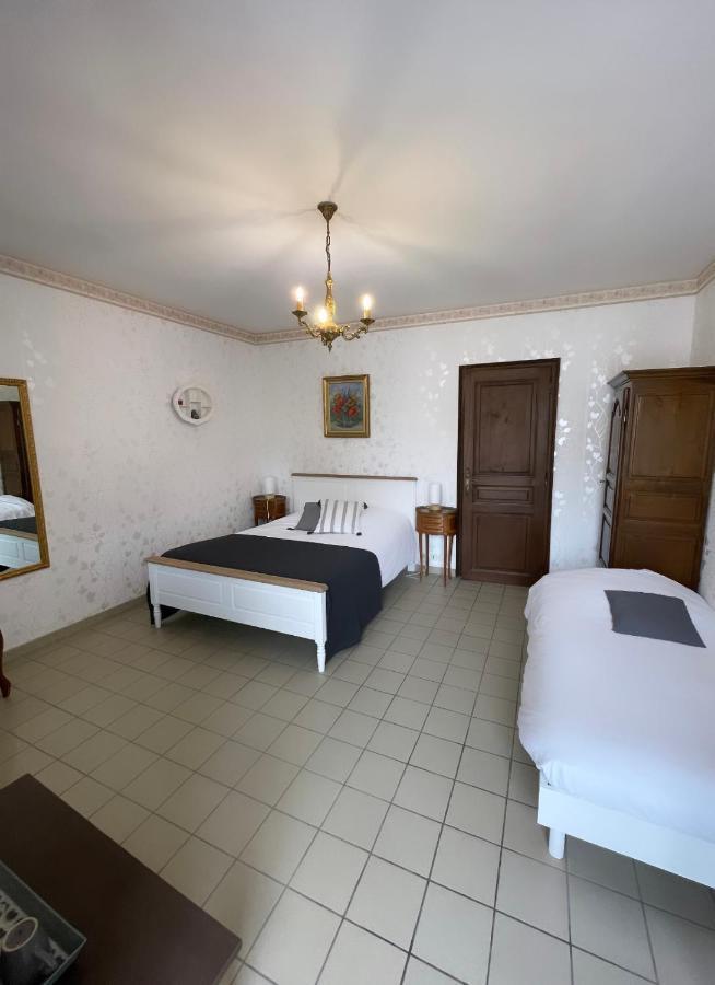 Hotel Du Chateau De Quinéville エクステリア 写真