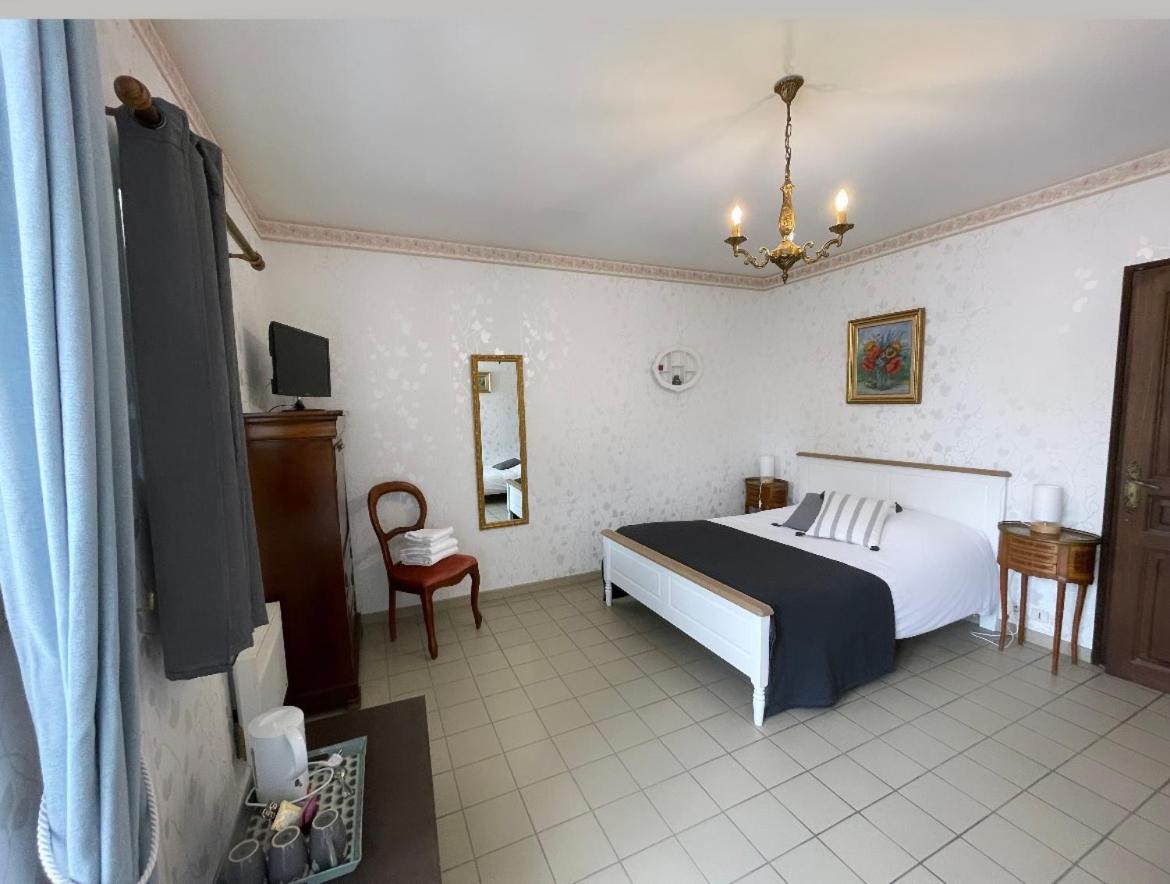 Hotel Du Chateau De Quinéville エクステリア 写真