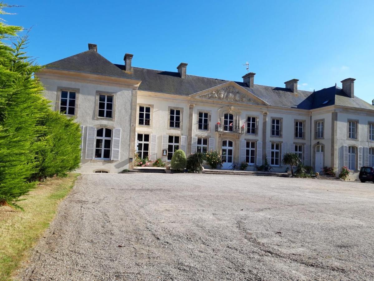 Hotel Du Chateau De Quinéville エクステリア 写真