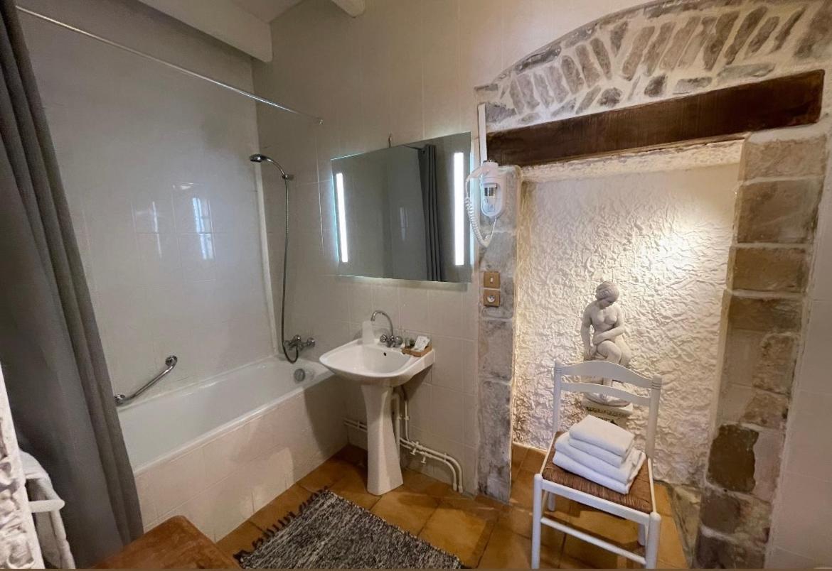 Hotel Du Chateau De Quinéville エクステリア 写真
